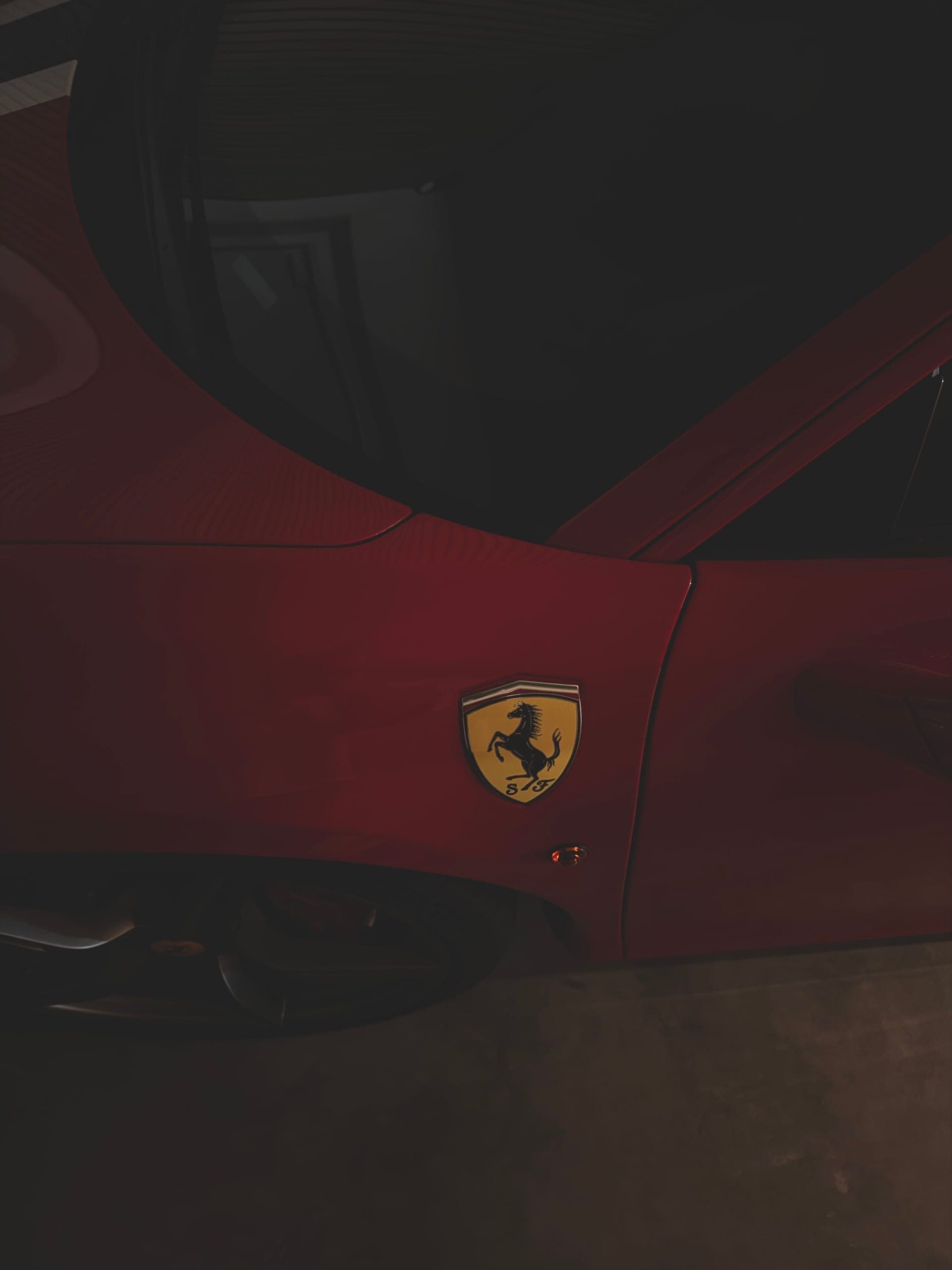 Ferrari Emblem in Nahaufnahme